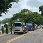 BR-262 em Rio Casca é bloqueada por manifestantes nesta quarta-feira: 'BR dos buracos' 