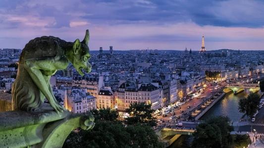 Manifestantes protestaram nas ruas da capital francesa