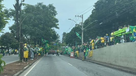 Manifestantes volta à Raja Gabaglia