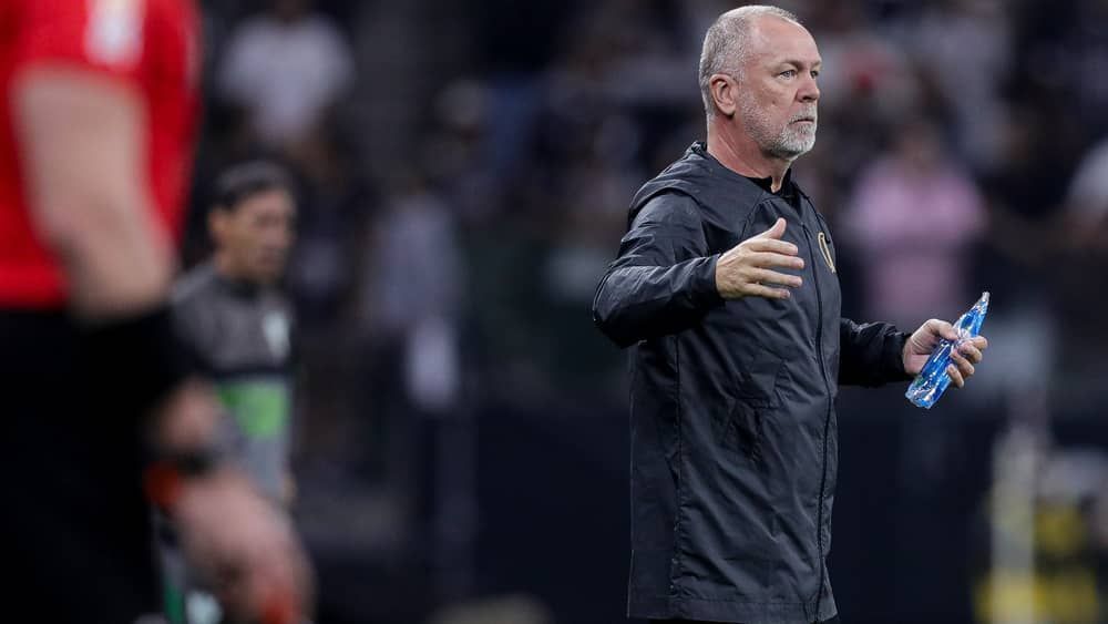 Mano vê potencial no Corinthians e não teme por rebaixamento