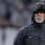 Mano Menezes pode igualar pior início de um treinador do Corinthians na história da Arena
