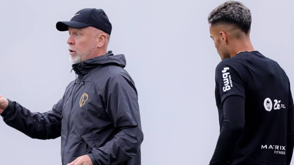 Mano Menezes esboça primeira escalação do Corinthians com dois reforços; veja
