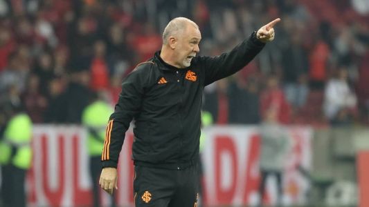 Mano Menezes, do Inter, durante empate com o Cruzeiro