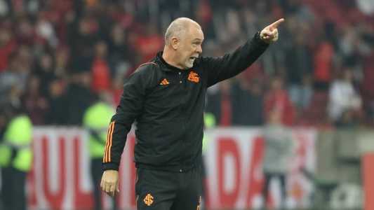 Mano Menezes, do Inter, durante empate com o Cruzeiro