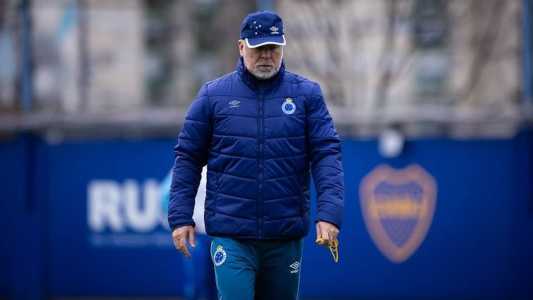 Mano Menezes durante treino do Cruzeiro em CT do Boca Juniors, em Buenos Aires