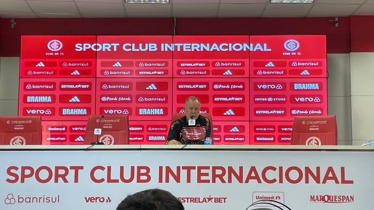 Inter vence no Brasileiro e Mano evita falar de crise: 'Olhar para frente'