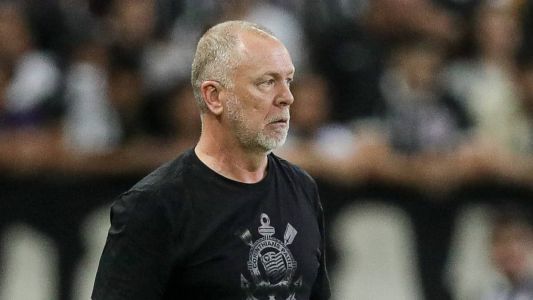Mano Menezes falou sobre a possibilidade de reconstruir o Corinthians