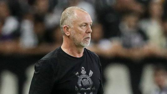 Mano Menezes falou sobre a possibilidade de reconstruir o Corinthians
