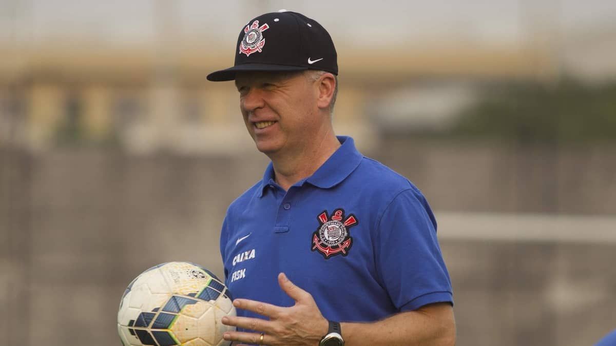 Mano Menezes se manifesta após retorno ao Corinthians