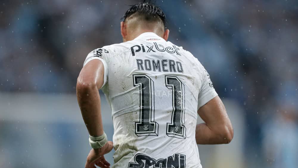 Mano Menezes cobra reconhecimento a Romero após vitória do Corinthians: “Baita ajudante”
