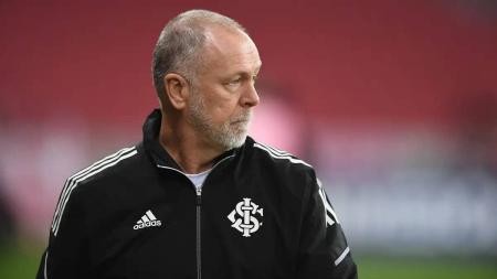 Mano Menezes foi mantido no cargo e comandará Inter em decisão na Libertadores