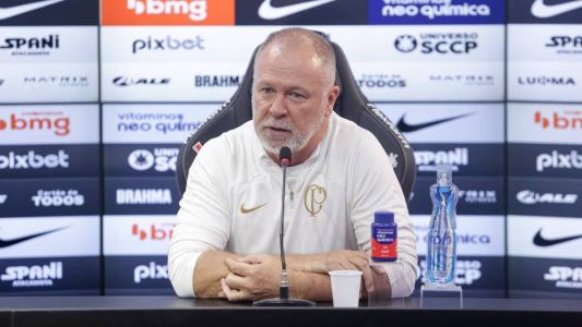 Mano Menezes foi surpreendido com interesse do Corinthians