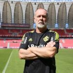 Mano Menezes nega procura do Corinthians e garante que seguirá no Inter