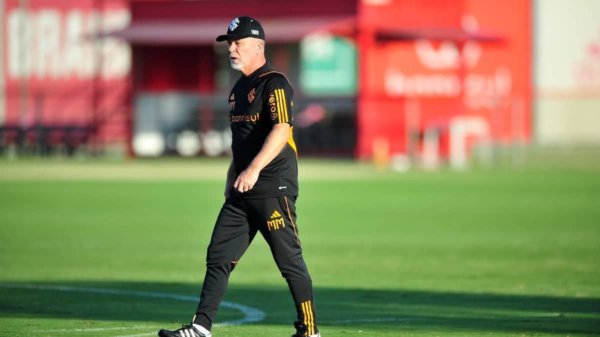 Jogos fora de casa são alívios para mau momento do Inter para Mano Menezes