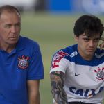 Corinthians tem oito jogadores que já foram comandados por Mano Menezes