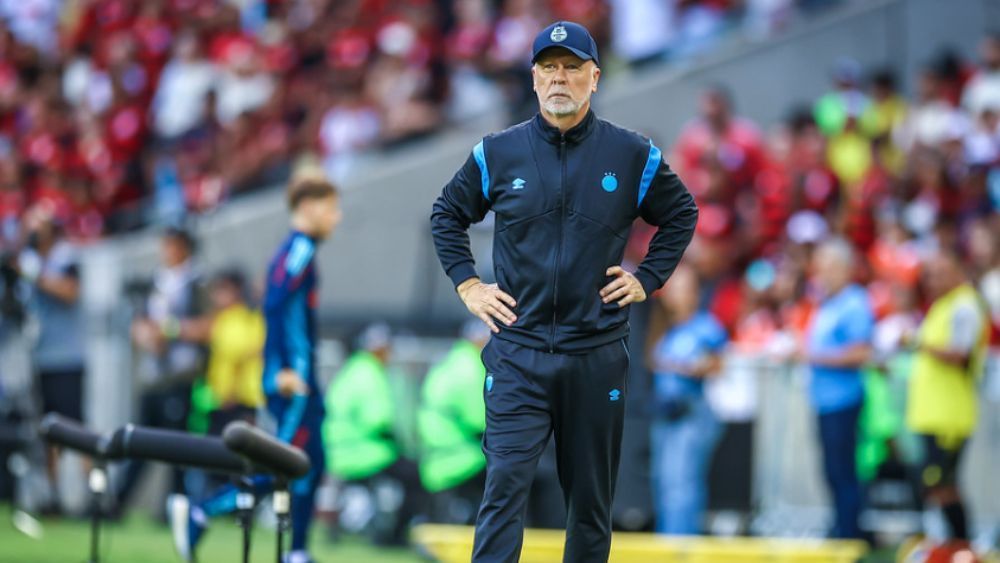 Mano projeta papel de Arthur no Grêmio e analisa chegada de reforços