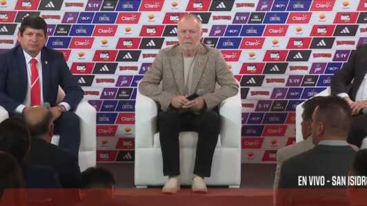 Mano Menezes foi apresentado como técnico do Peru