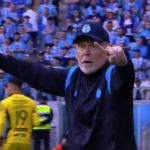 Mano Menezes se revolta com situação inusitada do Grêmio em jogo do Brasileiro
