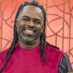 Manoel Soares defende que pessoas negras ganhem três vezes mais que brancos