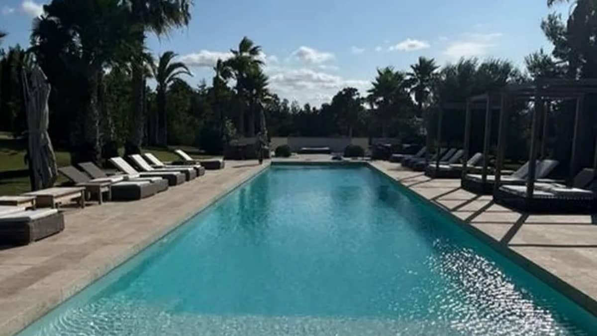 Neymar se hospeda em mansão de luxo com piscina gigante em Ibiza; veja fotos 
