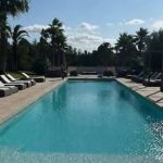 Neymar se hospeda em mansão de luxo com piscina gigante em Ibiza; veja fotos 