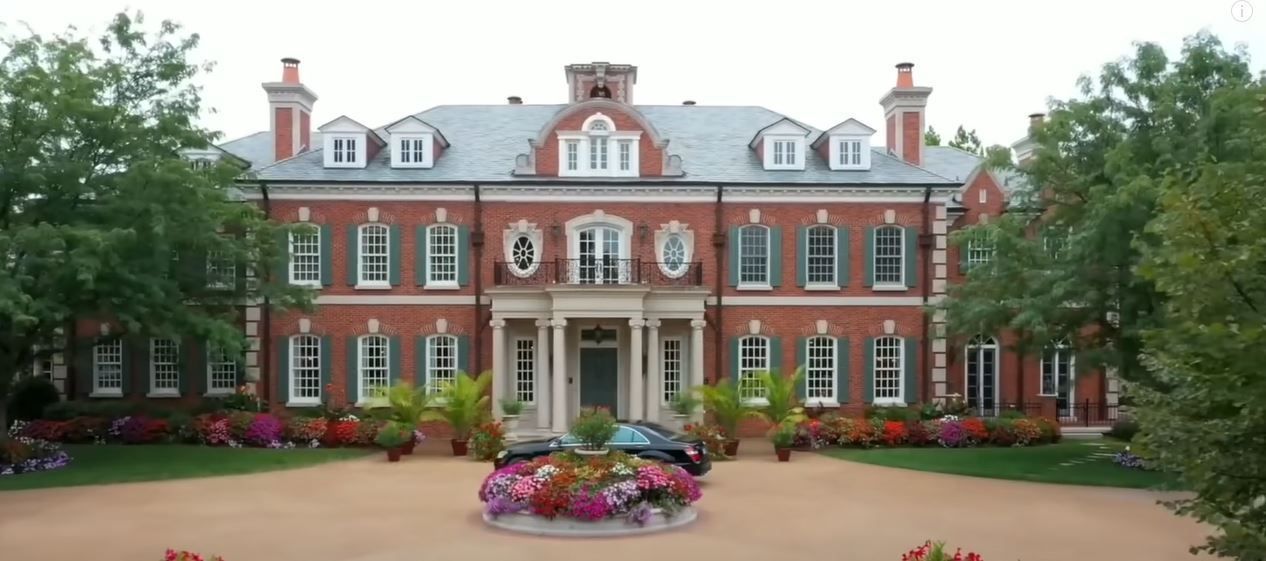 Mansão luxuosa de Michael Jordan é vendida após mais de 12 anos no mercado