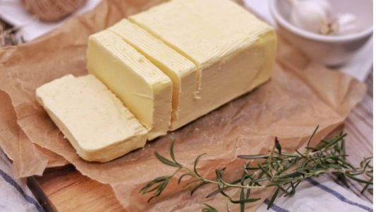 Manteiga com gordura vegetal deve se chamar 'margarina'