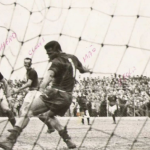 Morre Mão de Onça, ex-goleiro que sofreu o 'gol mais bonito da carreira de Pelé'