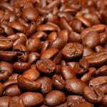 Cafés com cascas e paus são recolhidos pelo Mapa; saiba o que observar na hora de comprar