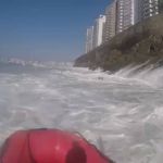 Vídeo: mineiro está desaparecido no litoral de São Paulo após salvar namorada de afogamento