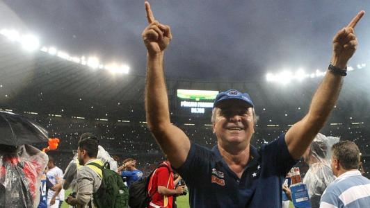 Marcelo Oliveira em comemoração do título brasileiro de 2014 pelo Cruzeiro
