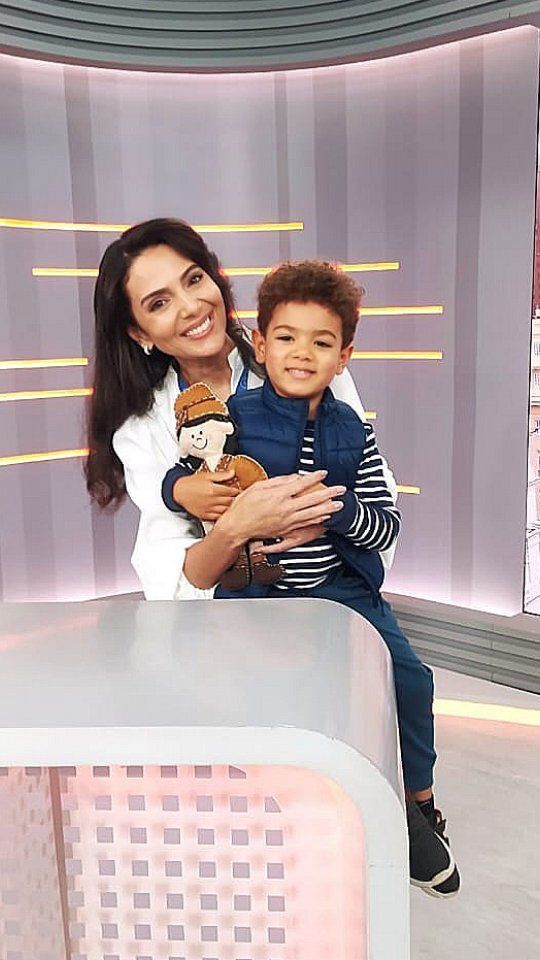 Mara Pinheiro, apresentadora da Globo, desabafa sobre diagnóstico do filho de 4 anos: “verdadeiro choque”