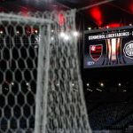 Conmebol adverte Flamengo por condições do gramado e aplica multa