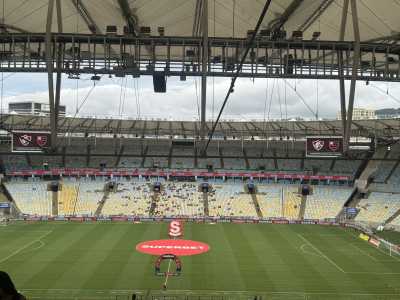 Maracanã é o palco do clássico entre Fluminense e Flamengo