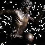 Estátua em homenagem a Maradona é retirada de Nápoles e pode parar em La Bombonera