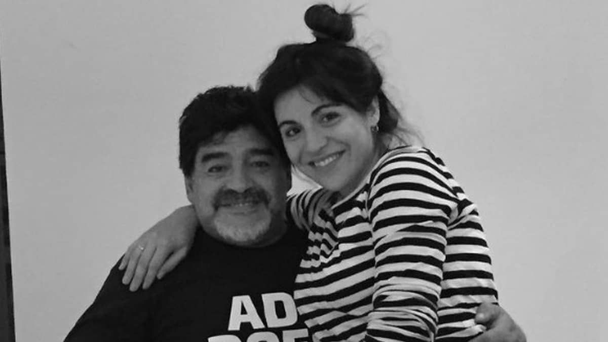 Filhas de Maradona pedem 'justiça' nos 1000 dias da morte do pai: 'Esses mafiosos vão cair'