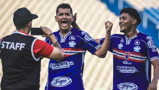 Jogadores do Maranhão comemoram gol sobre o Central-PE, pela Série D do Campeonato Brasileiro