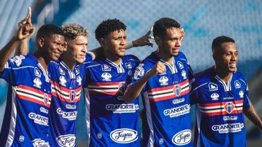 Elenco do Maranhão-MA comemora gol diante do Tuna Luso-PA em partida pela Série D do Campeonato Brasileiro