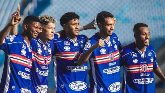 Elenco do Maranhão-MA comemora gol diante do Tuna Luso-PA em partida pela Série D do Campeonato Brasileiro