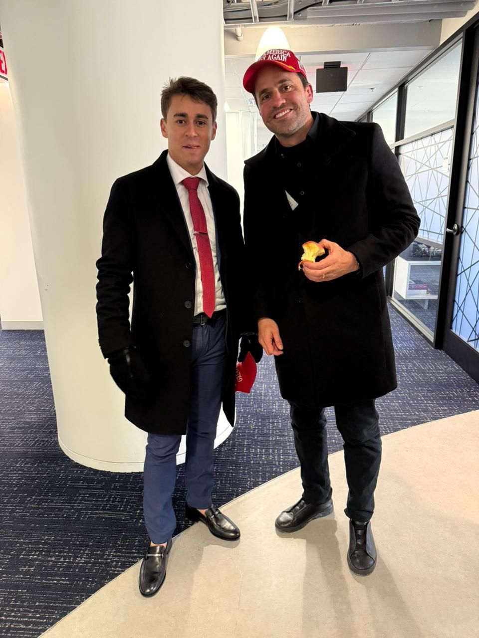 Nikolas Ferreira e Pablo Marçal se encontram nos Estados Unidos para a posse de Donald Trump
