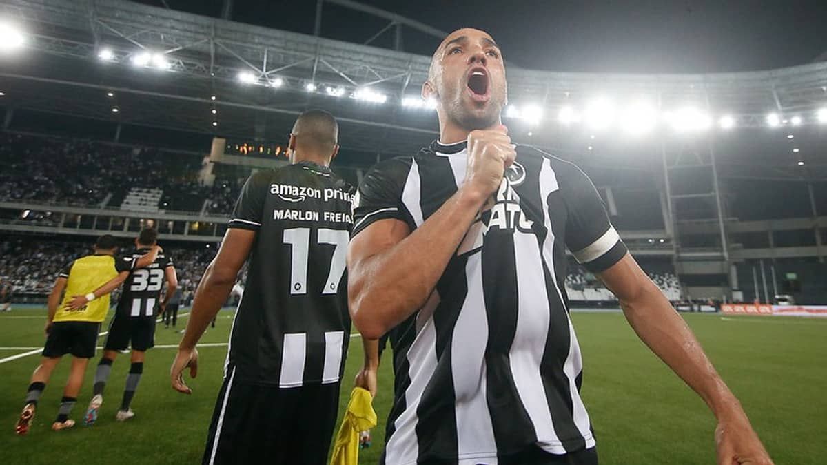 Jogador do Botafogo revela que foi convidado para esquema de apostas