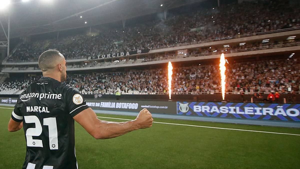 Botafogo compra discurso da torcida contra o Athletico: 'É guerra'