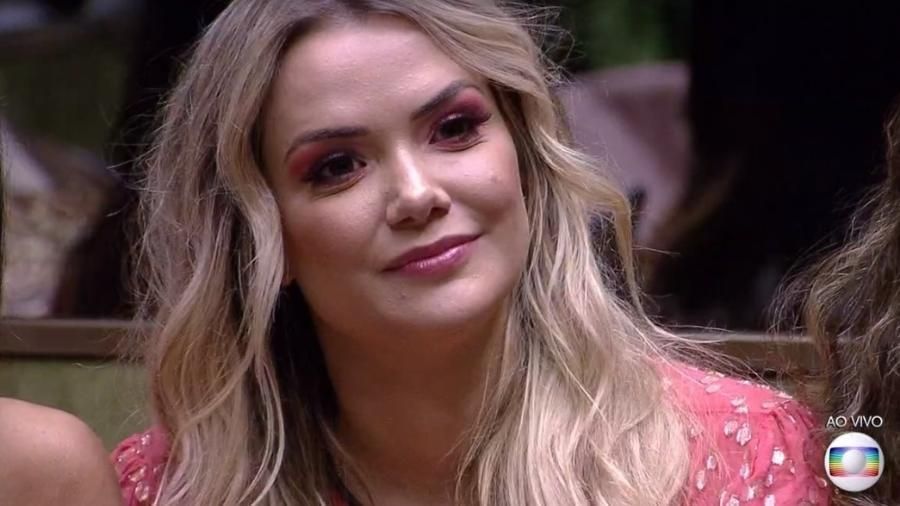 Em dia de estreia do BBB 24, ex-sister fala sobre câmera no banheiro e suposto roteiro