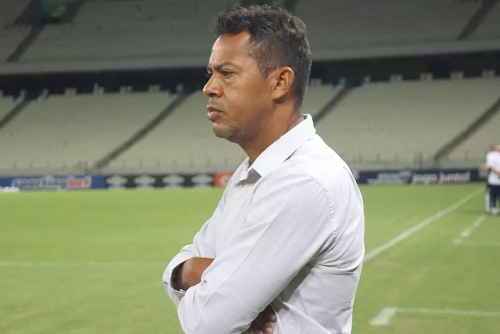 Ex-Flamengo e São Paulo é anunciado como técnico por dois clubes
