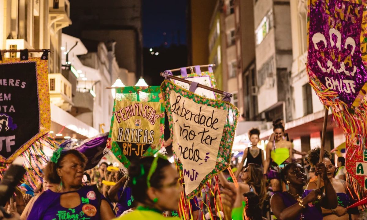 Bloco Filhas da Luta sai às ruas em dia de protagonismo feminino no carnaval