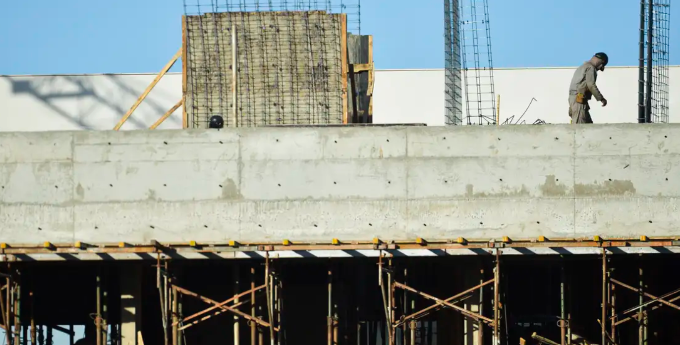 Contratação de seguro pode ser solução para evitar obras inacabadas e atrasadas em Minas
