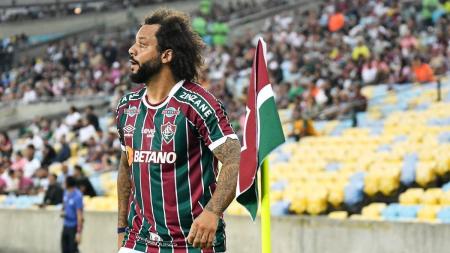 Marcelo em atividade na partida entre Fluminense e Bahia, no Maracanã