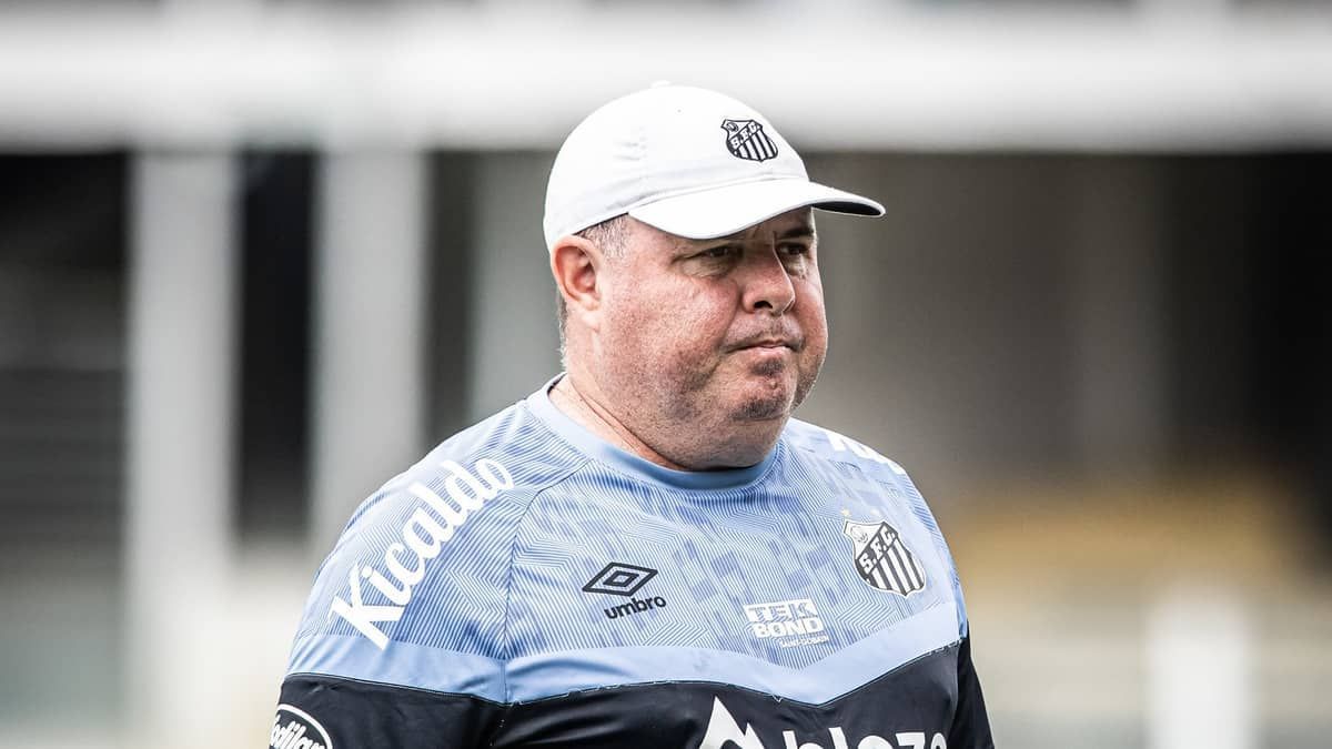 Após goleada, Marcelo Fernandes é efetivado como treinador do Santos até dezembro