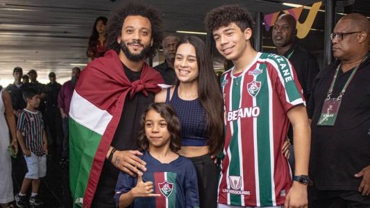 Marcelo foi recebido pela torcida do Fluminense nesta quinta (9)