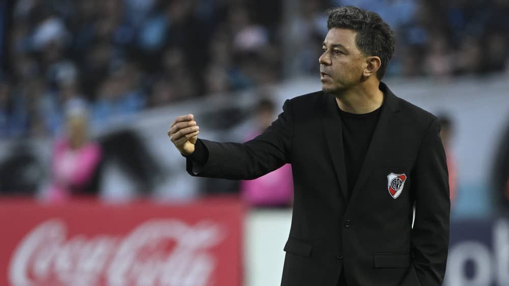 Al-Ittihad oficializa contratação de Marcelo Gallardo 